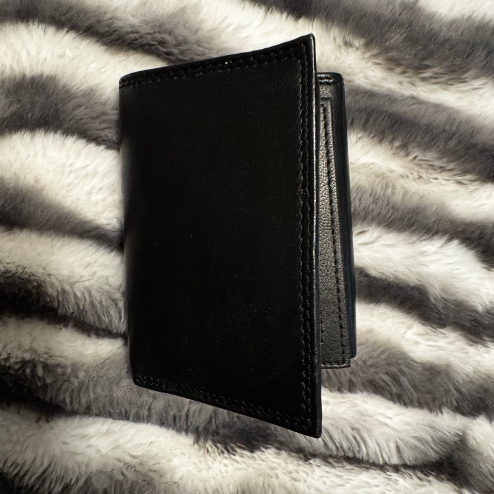 George Black Key & Card Holder Sleek Design